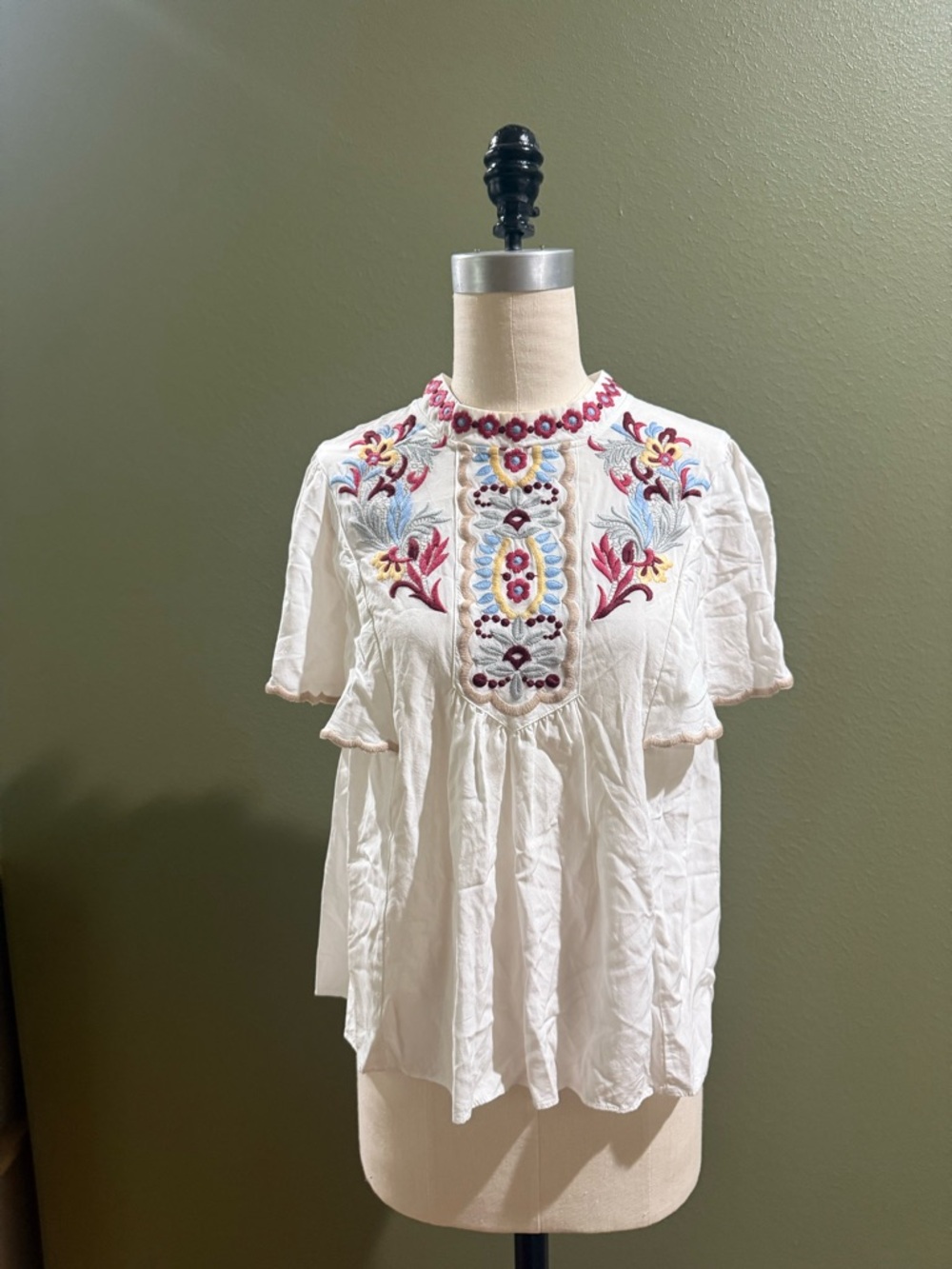 Laundry By Shelli Segal White Short-Sleeve Embroidered Boho Top